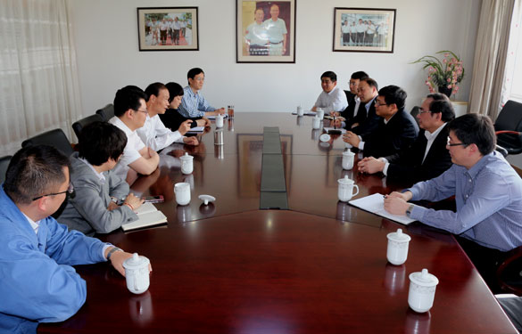 中國(guó)工商銀行江蘇分行副行長(zhǎng)宋建華來上上集團(tuán)走訪